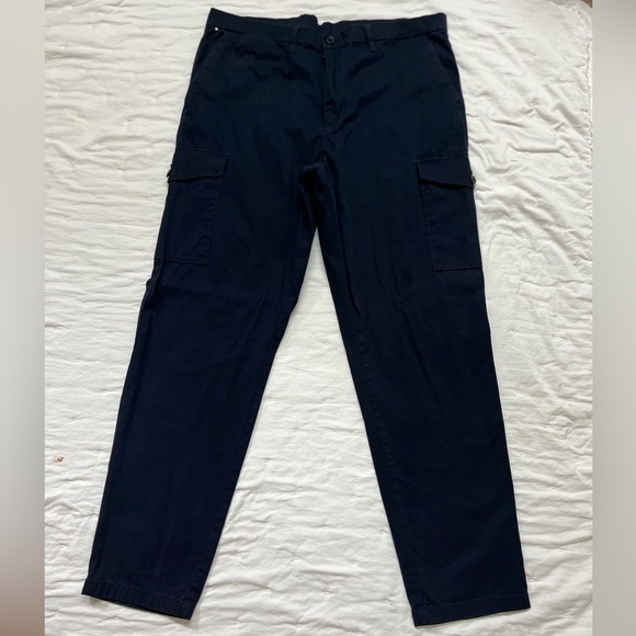 Levi's Black Cargo Pants Straight Leg - Picture 1 of 7